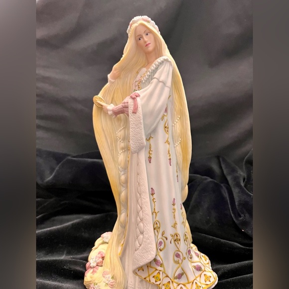 Lenox The Legendary Princesses Rapunzel Tangled Hair Fine Porcelain Demure Gift - Picture 4 of 17